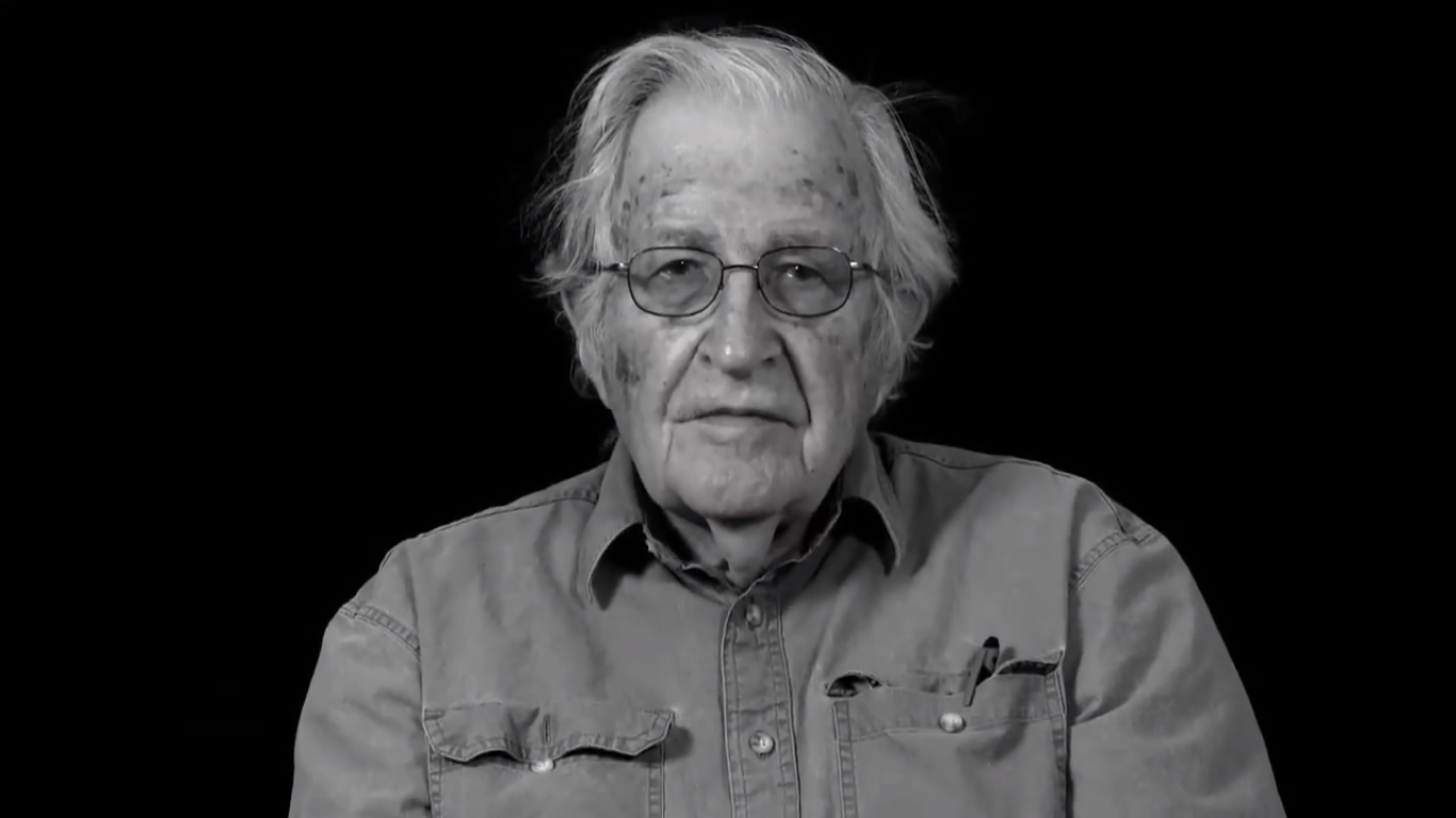 Noam Chomsky in the video promoted by Òmnium Cultural in July 2018